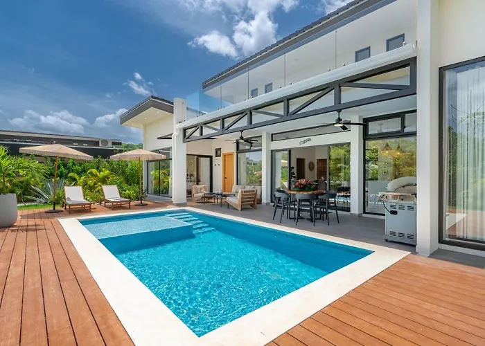 Casa Luna, Private Pool, Near Hébergement de vacances *